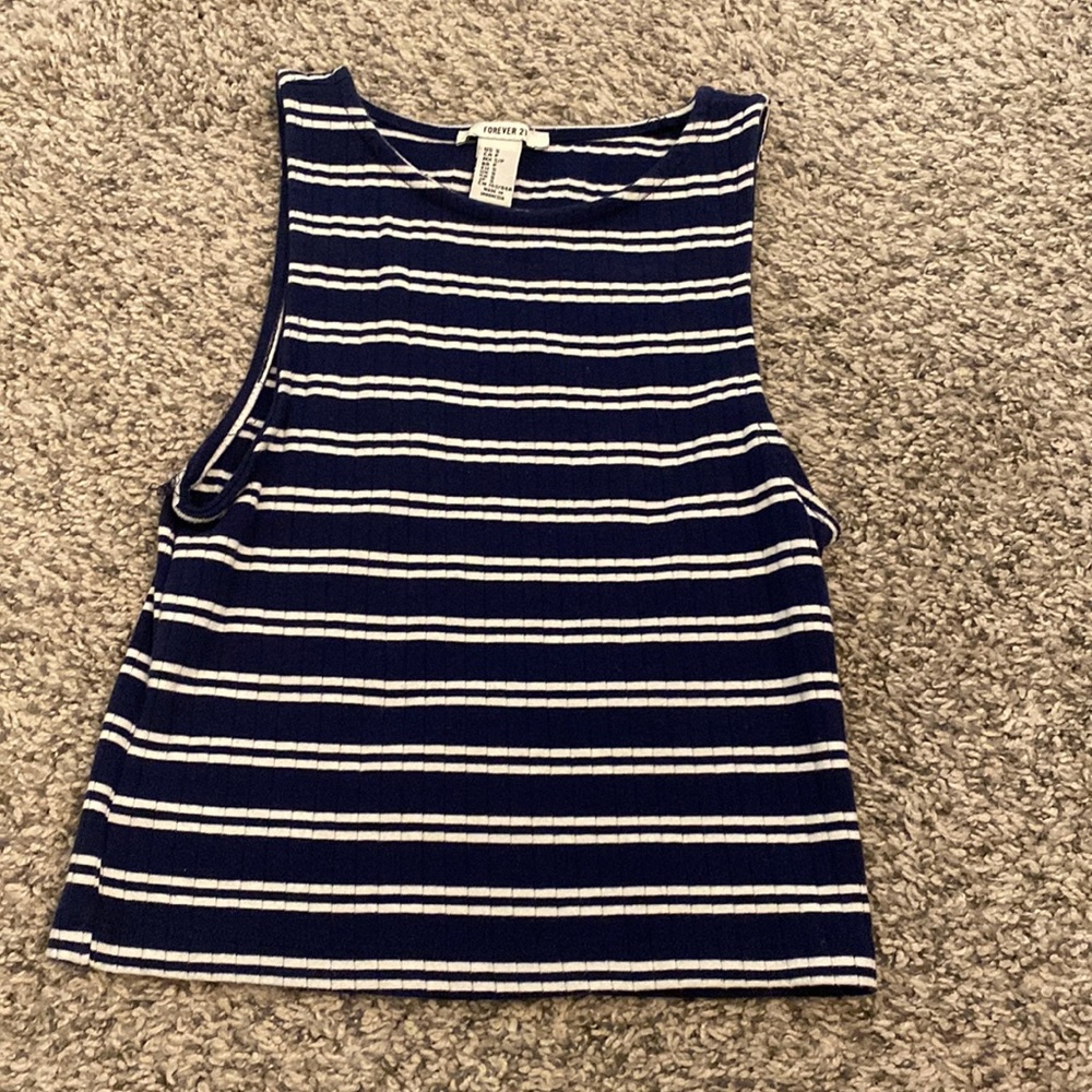 Cute f21 crop top